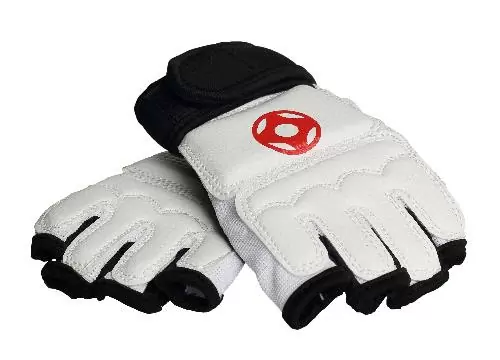 Перчатки для каратэ Киокусинкай вид 1 Перчатки для каратэ Киокусинкай вид 1 от магазина Супер Спорт